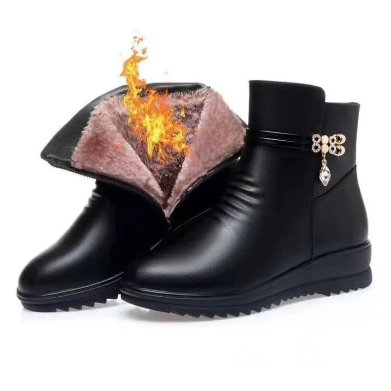 Leather Women Boots Winter Thick Wool Lined Genuine Leather Women Snow Boots Large Size Women Winter Shoes